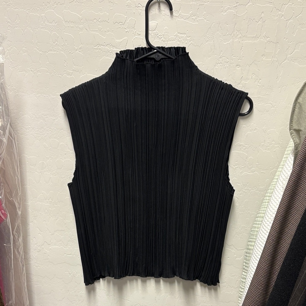 Cache Vintage Black Sleeveless Top